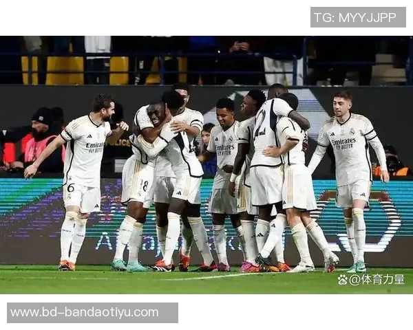 尤文图斯关注埃尔切中场门多萨面临曼城皇马激烈竞争