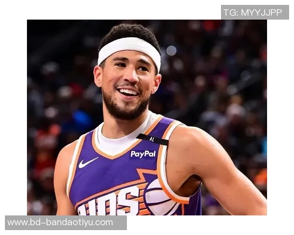 布克场均30分4板7助展现超强实力被美媒评为球队头号选择